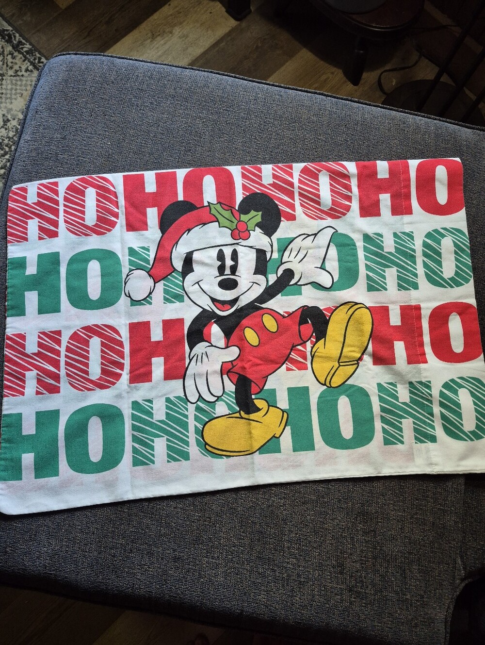❤️‍🔥 1pc. Vintage Disney Mickey Mouse Christmas Standard Pillowcase "Ho Ho Ho"